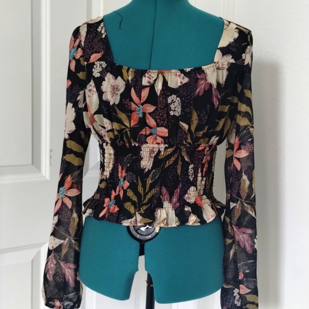 Pretty Floral Peplum Blouse, Banded Waist, boat neck, puff sleeves